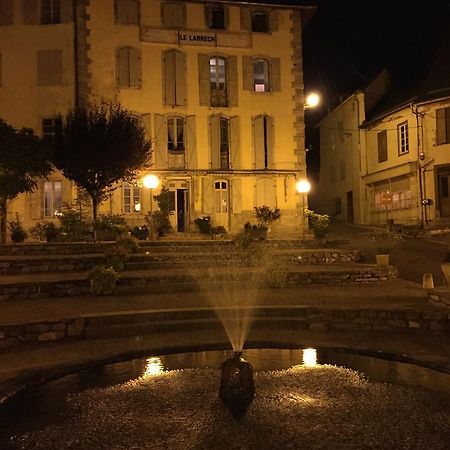 Au Detour Du Larrech Bed & Breakfast Castillon-en-Couserans Dış mekan fotoğraf
